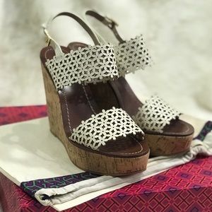Tory Burch white daisy floral perforated wedges